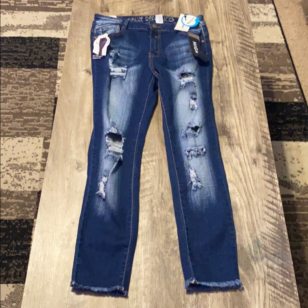 Distressed stretch jeans